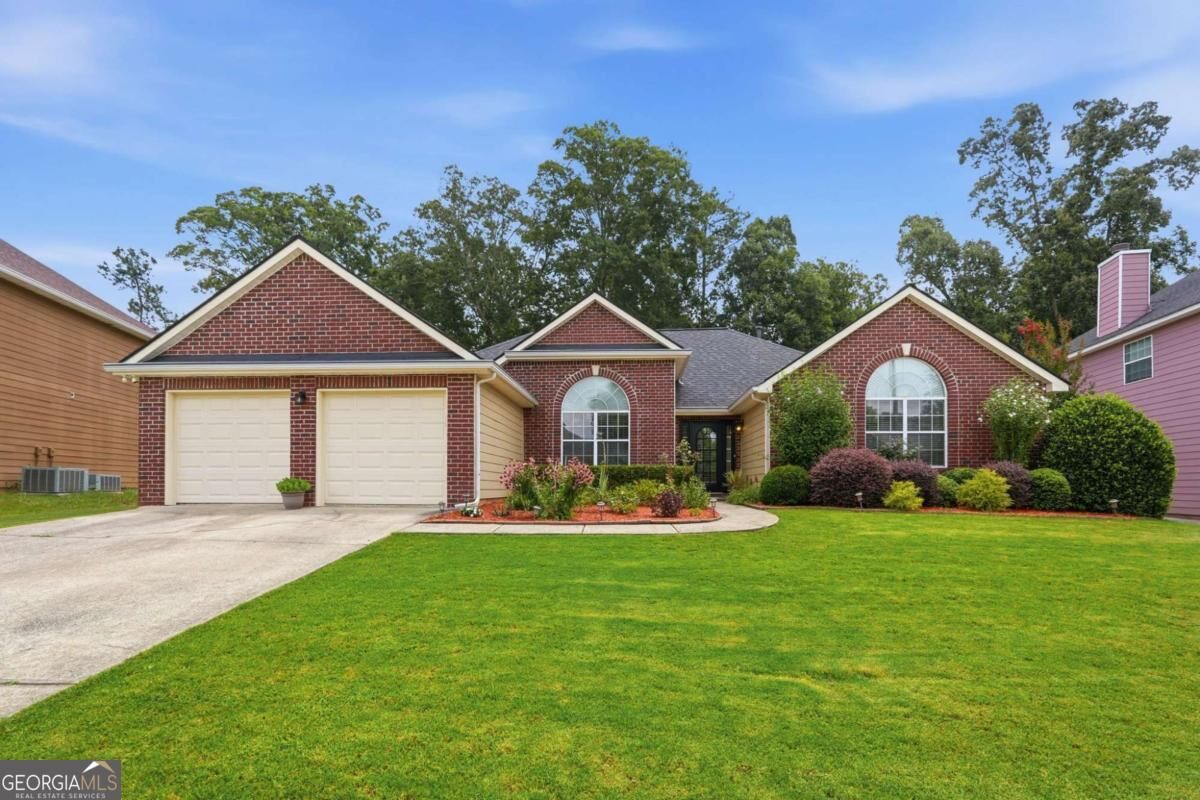 Property Photo:  5511 Mudlark Circle  GA 30127 