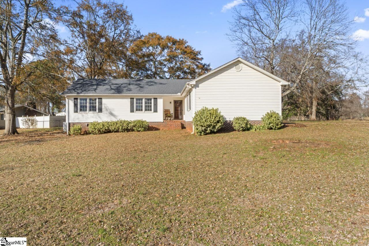 Property Photo:  304 Stonehaven Drive  SC 29625 