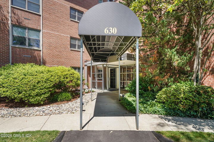 Property Photo: 630 Steamboat Road 3E CT 06830