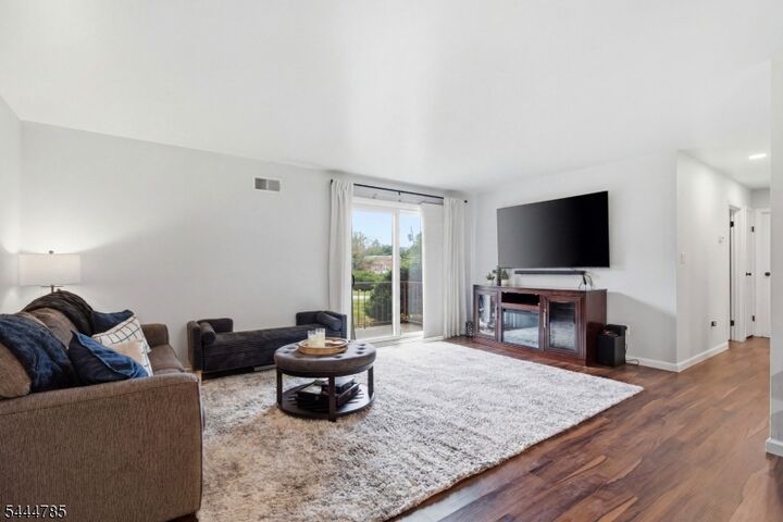 Property Photo:  315 Ringwood Ave  NJ 07442 