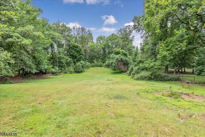 Property Photo:  6 Orchard Dr  NJ 07076 