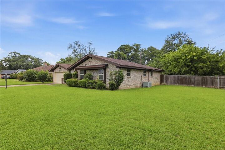 Property Photo:  3210 Lancelot  TX 77630 