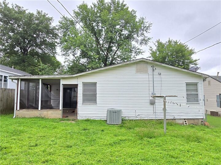 Property Photo:  1309 W Martin Street  KS 67337 