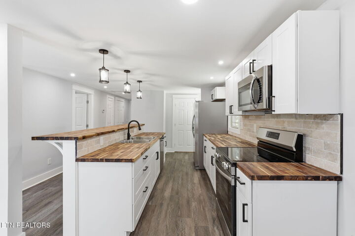 Property Photo:  4205 Coster Rd  TN 37912 