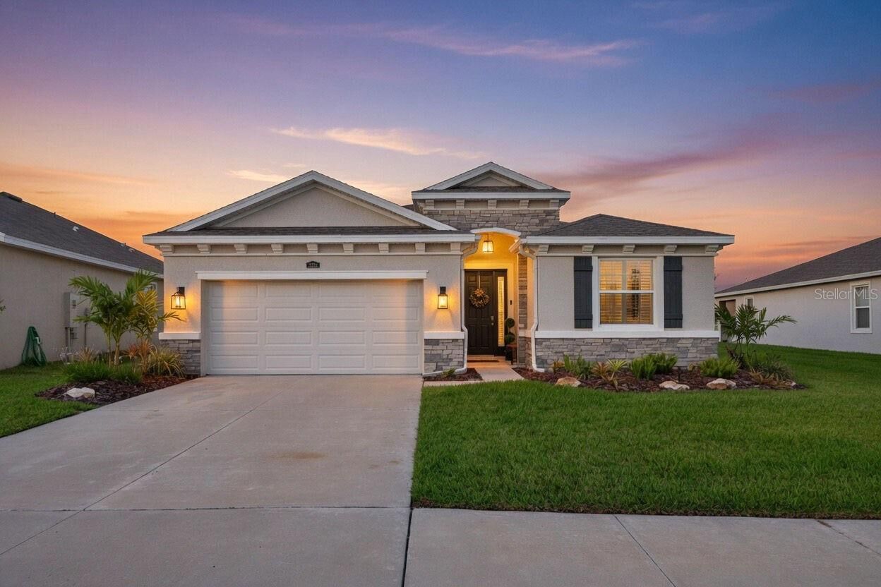 Property Photo: 8955 Bower Bass Circle FL 33545