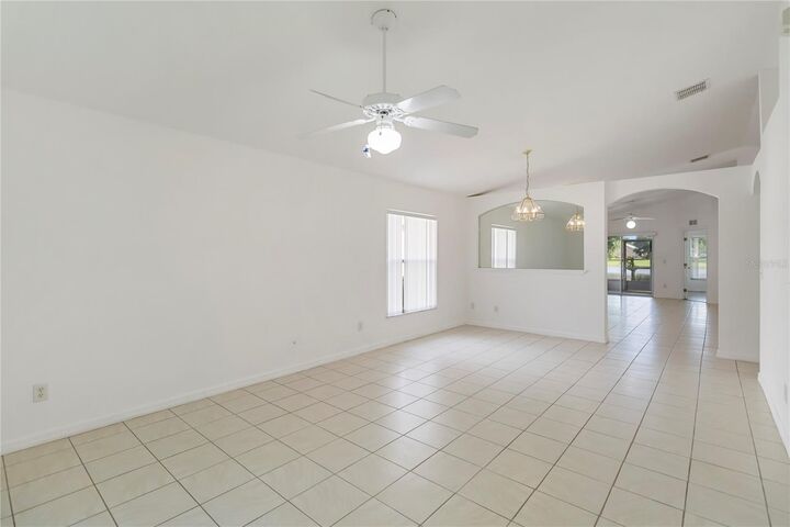 Property Photo: 11055 Rouse Run Circle FL 32817