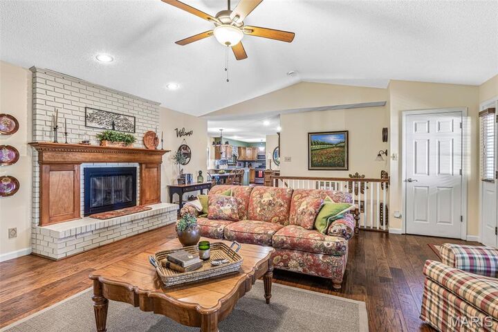 Property Photo:  214 Alexander Court  MO 63028 