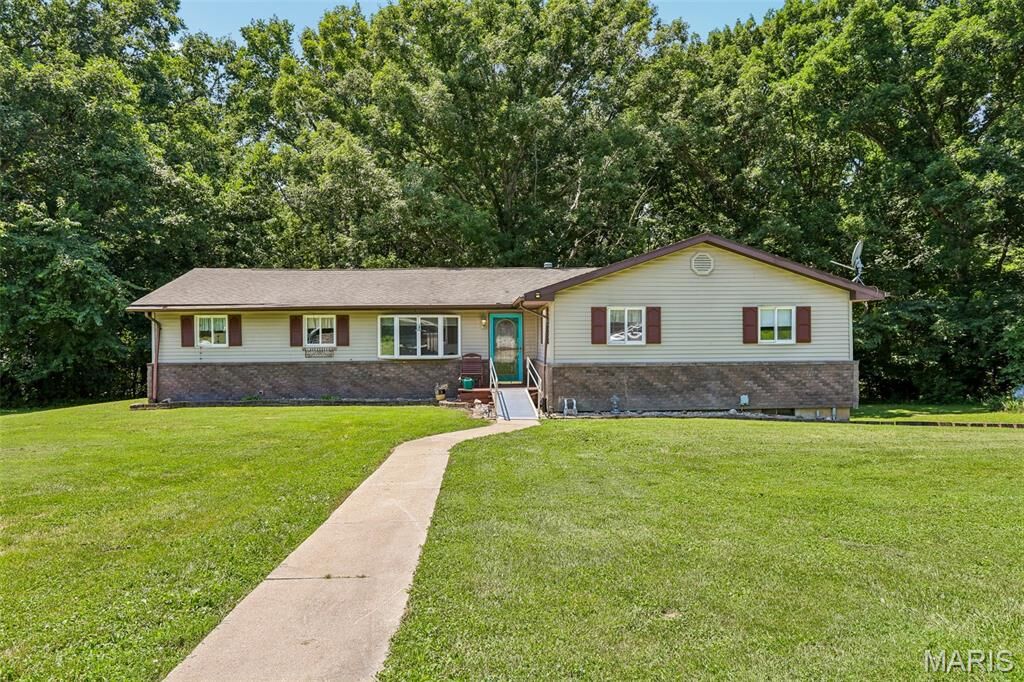 Property Photo:  135 Duffs Lane  IL 62049 