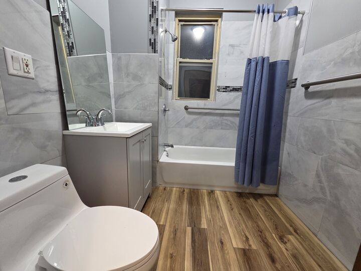Property Photo: 2419 N Kostner Avenue 1 IL 60639