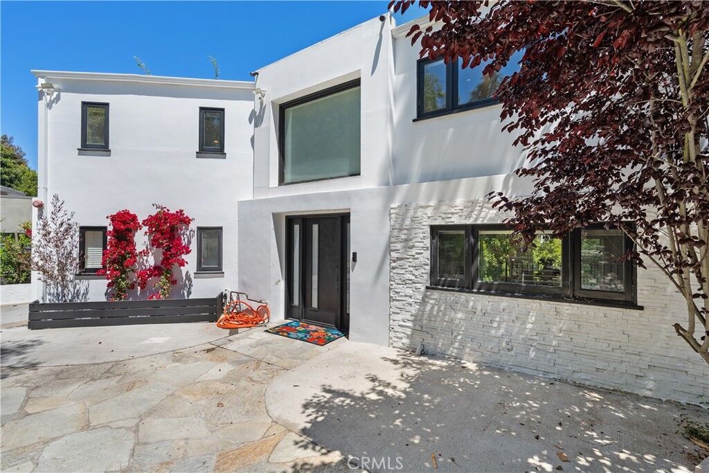 Property Photo: 7670 Woodrow Wilson CA 90046