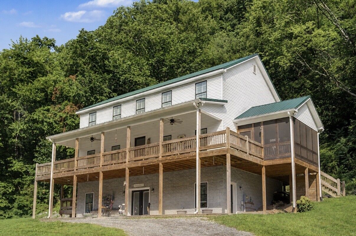 Property Photo:  1505 Dark Hollow Rd  TN 37083 