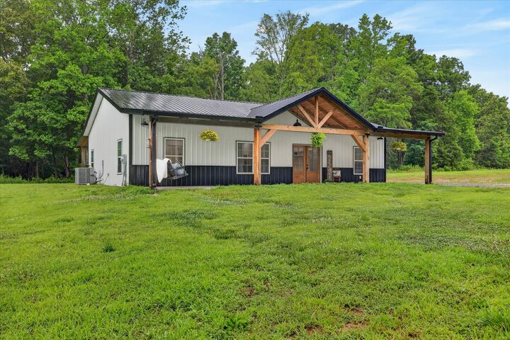 Property Photo:  181 Hayes Ridge Rd  TN 37079 