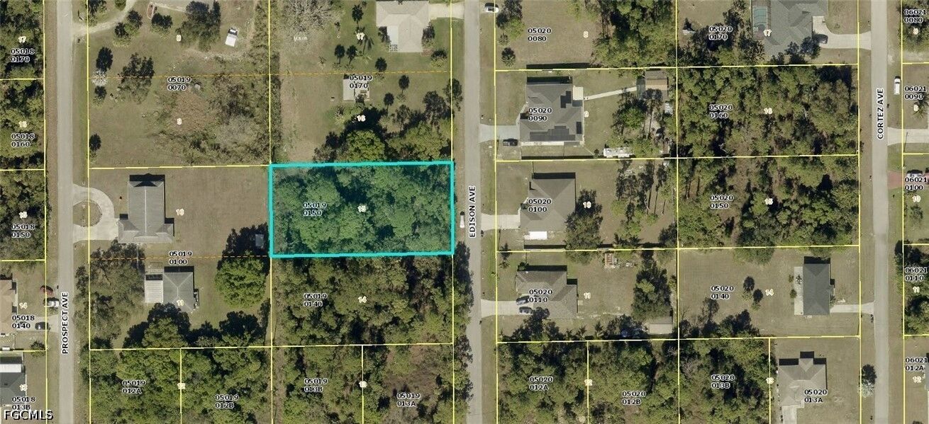 Property Photo: 905 Edison Avenue FL 33972