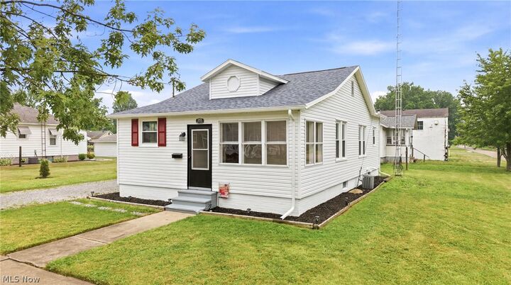 Property Photo: 355 N 12th Street OH 44672