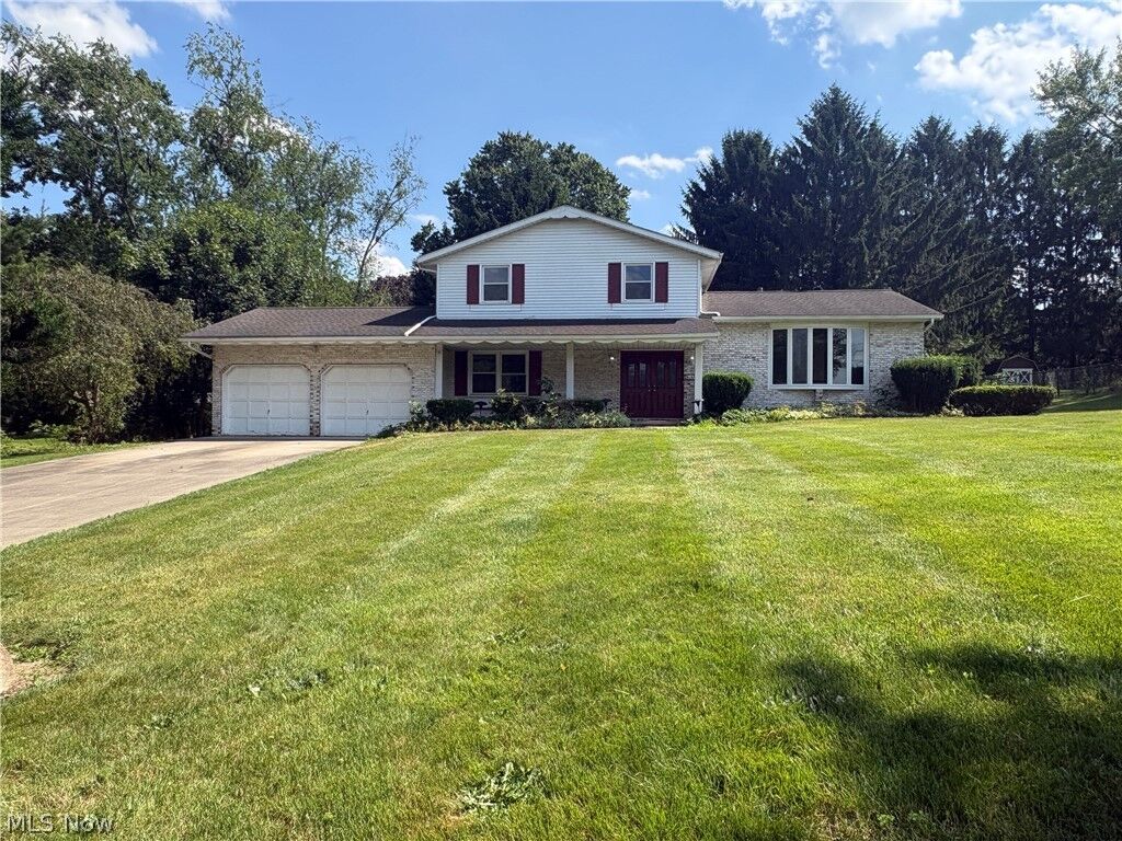 Property Photo: 3066 Lake Center Street NW OH 44685