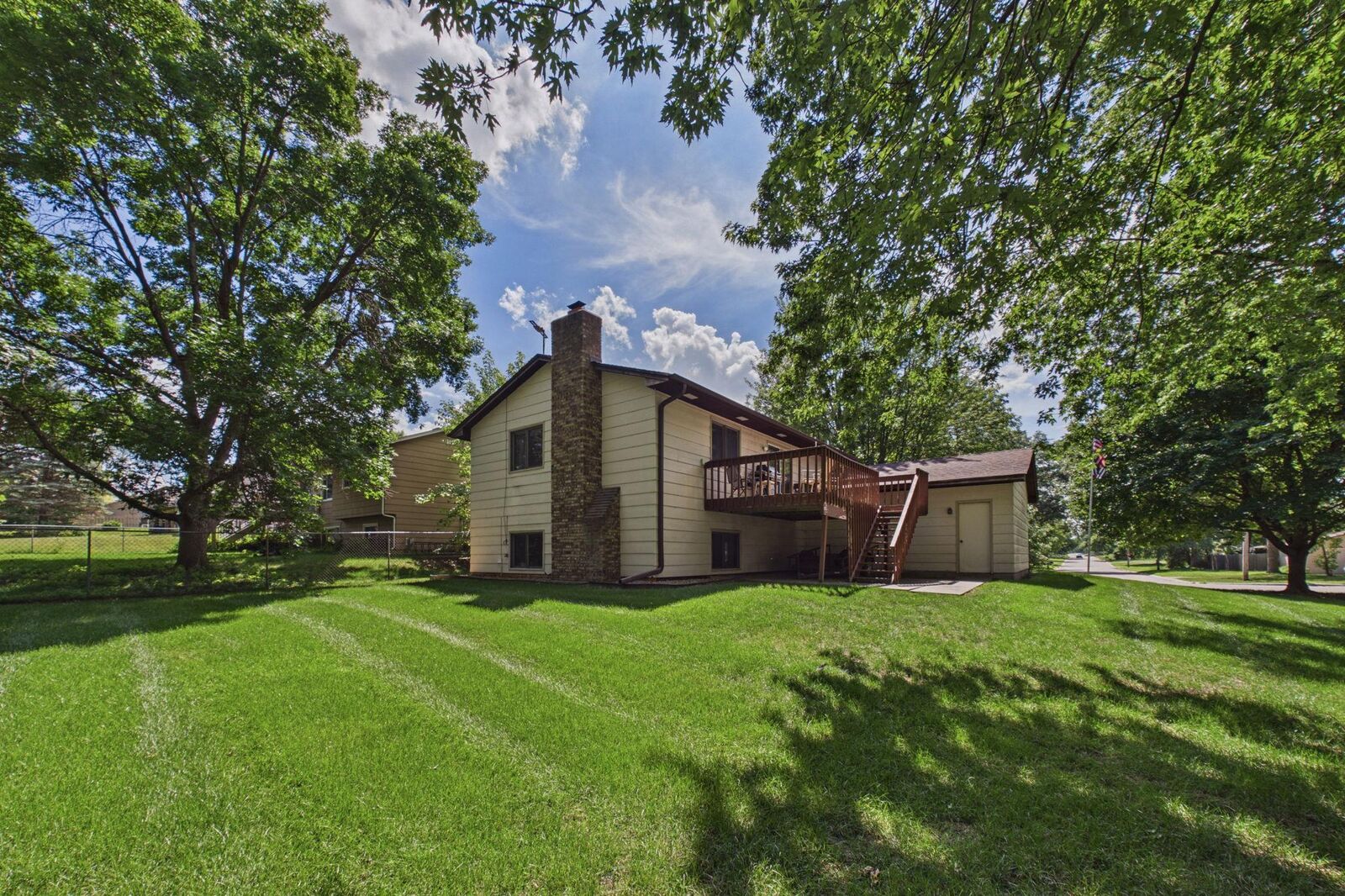 Property Photo:  9194 Goldenrod Lane N  MN 55369 