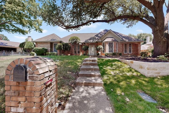 Property Photo: 3823 Rochelle Drive TX 76016