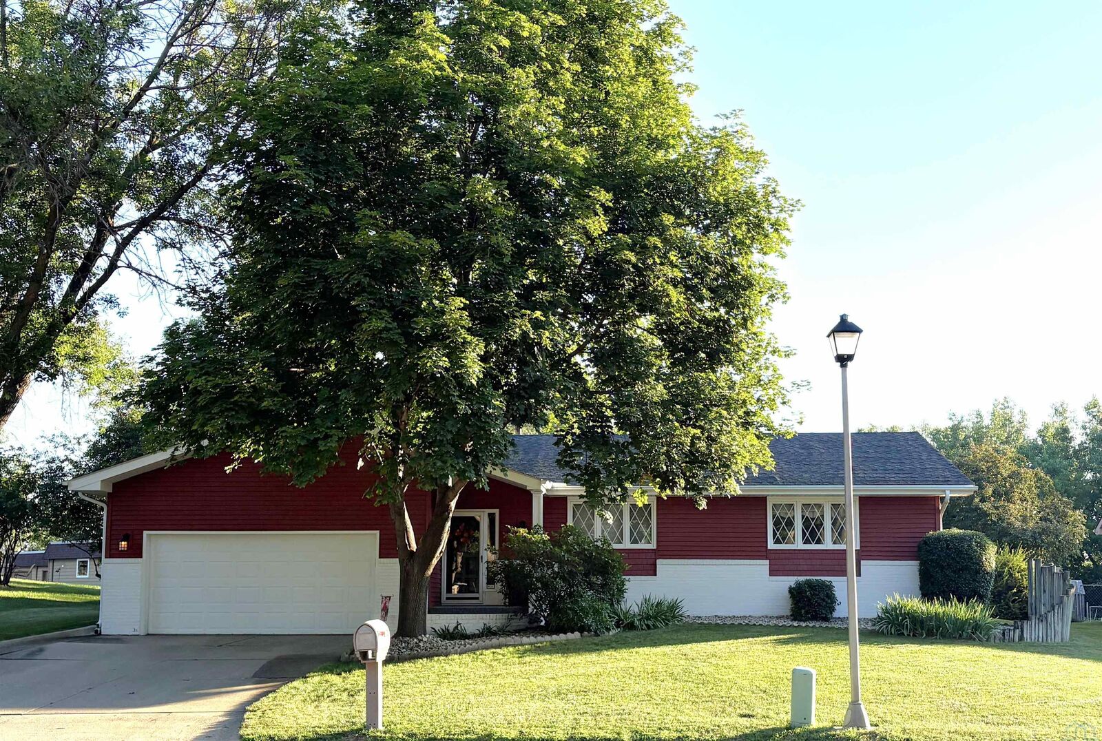Property Photo: 1331 Hiawatha Trl IA 51104