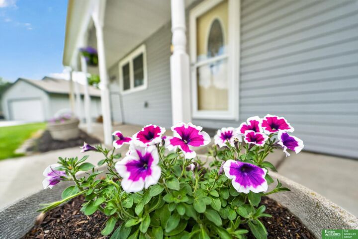 Property Photo: 807 Mohanna Place NE 68005