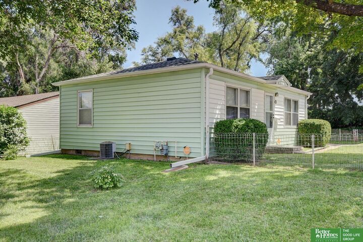 Property Photo: 3501 S 67 Street NE 68106