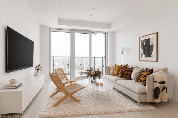 Property Photo:  75 James Street 2512  ON L8P 2Y9 