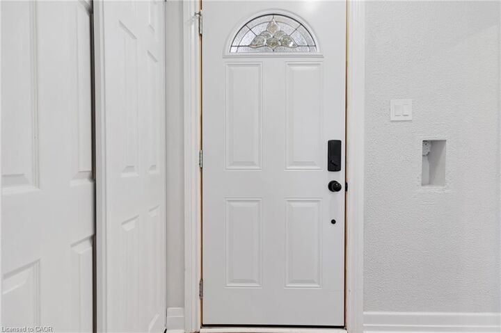 Property Photo:  799 Rockway Drive  ON N2G 3B6 