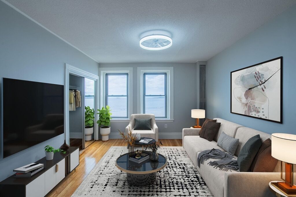 Property Photo:  285 Lynn Shore Dr. 302  MA 01902 