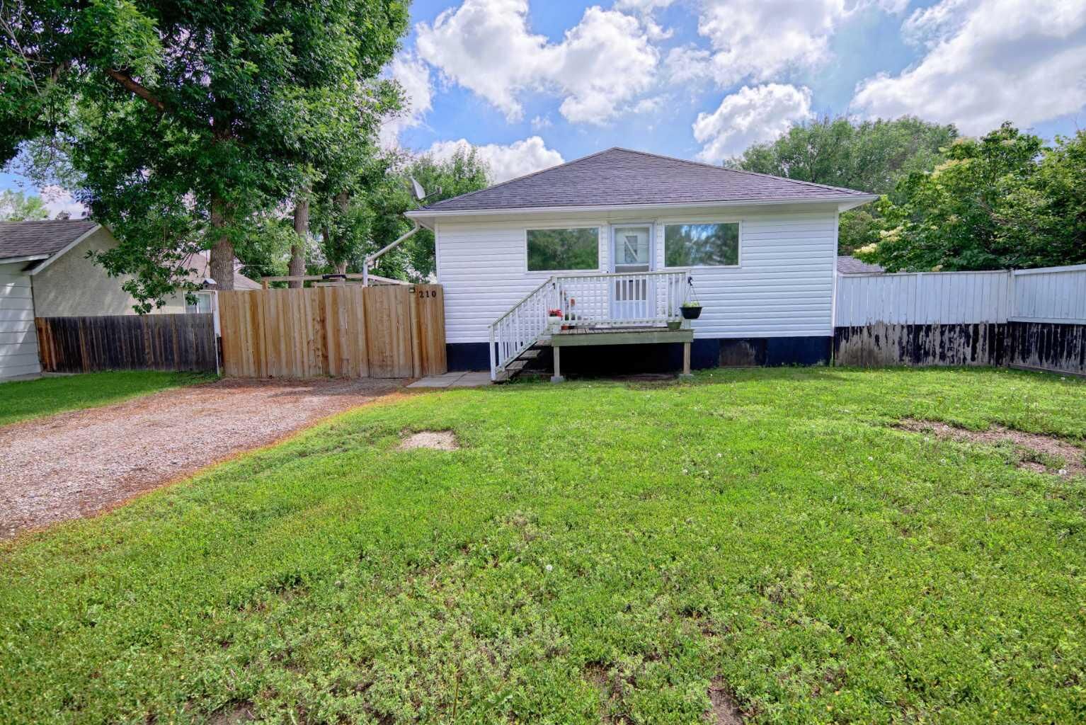 Property Photo: 210 7 Street N AB T0K 2K0