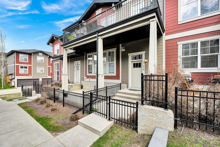 410 Cranford Walk SE — photo 1