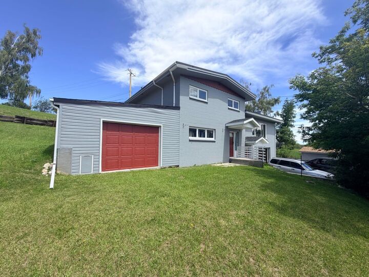 771 Dundas Street — photo 1