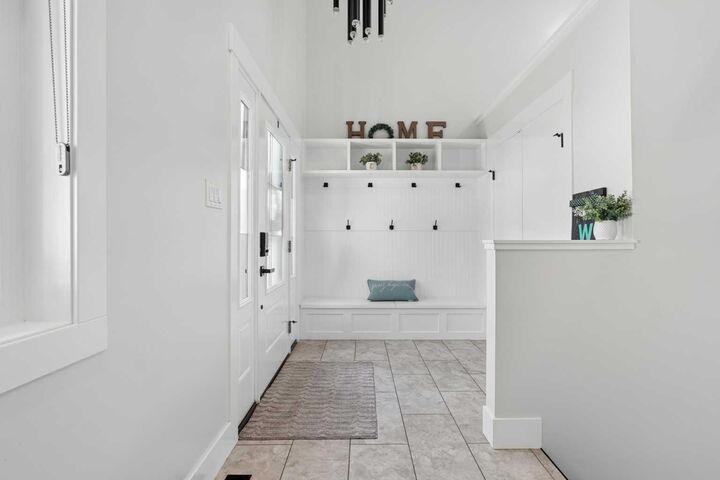 Property Photo:  552 Rogers Avenue  AB T0K 1V0 