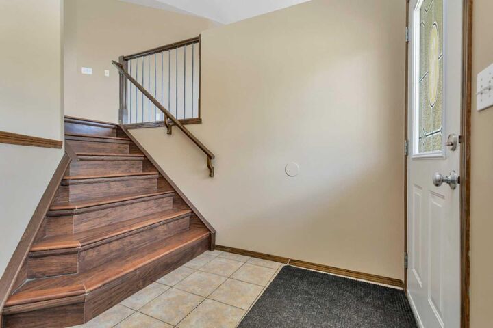 Property Photo: 80 Hinshaw Drive AB T4S 2P1