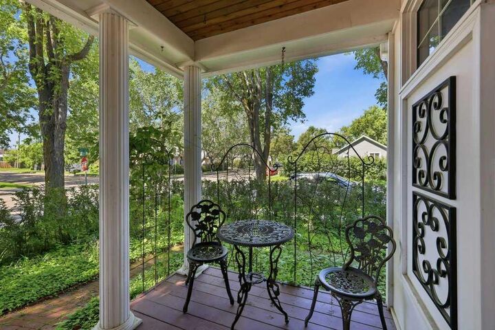 Property Photo: 4714 48 Avenue AB T9A 0M3