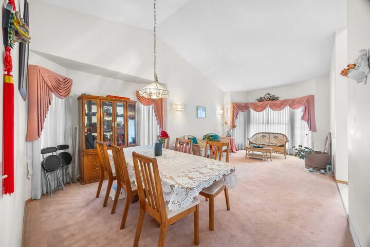 Property Photo: 107 Hampshire Close NW AB T3A 4X9