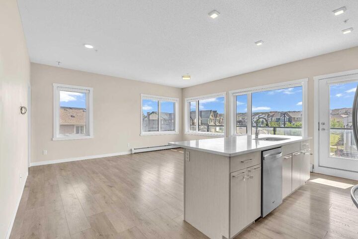 Property Photo:  214 Sherwood Square NW 302  AB T3R 1T6 