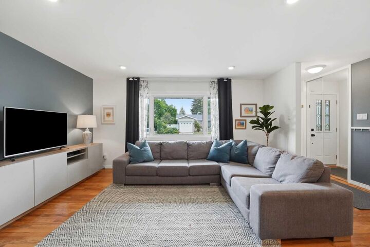 Property Photo: 28 Macfarlane Avenue AB T4N 5T1