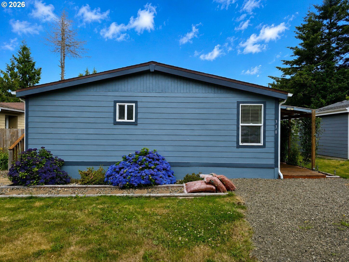 Property Photo: 338 SE Egbert Ave OR 97380