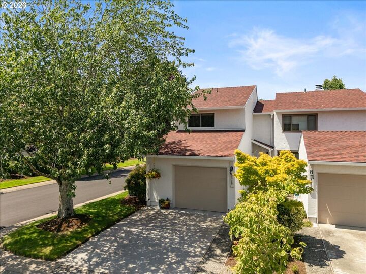 Property Photo:  3316 NE 29th St  OR 97030 