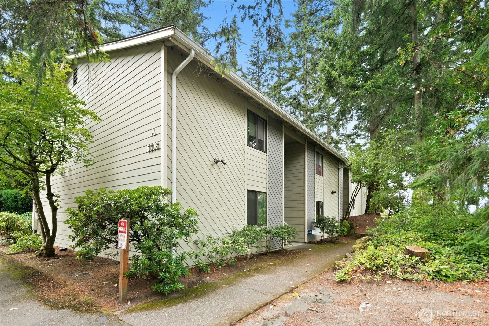Property Photo: 5506 SW 220th St SW A203 WA 98043