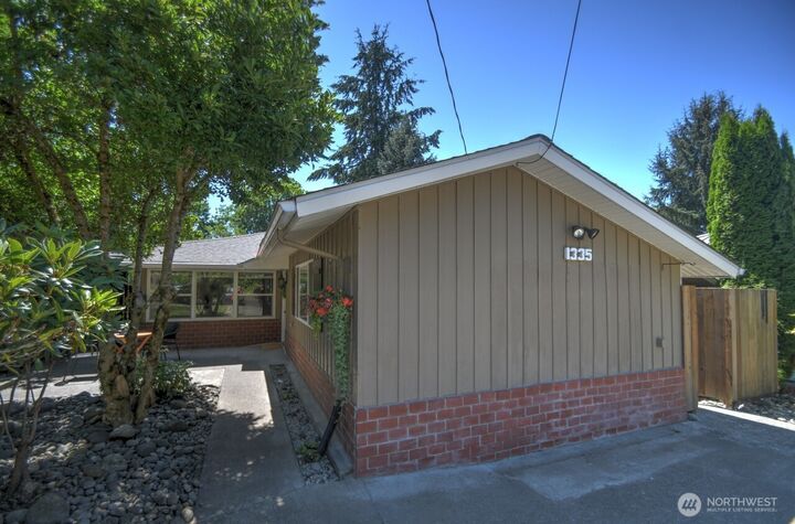Property Photo: 1335 5th Avenue SE WA 98501