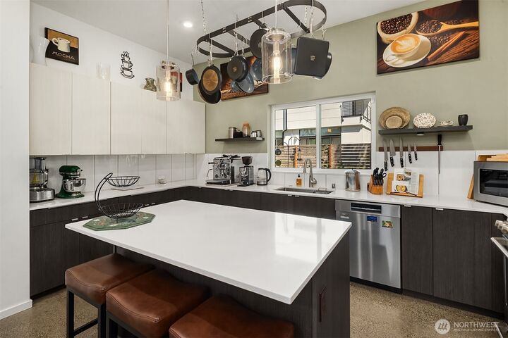 Property Photo: 2602 S Ferdinand Street WA 98108