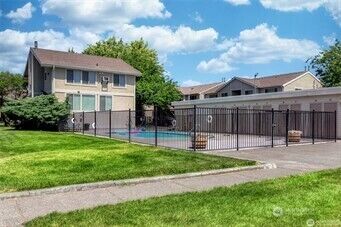 Property Photo: 1918 J Street 104 WA 99362