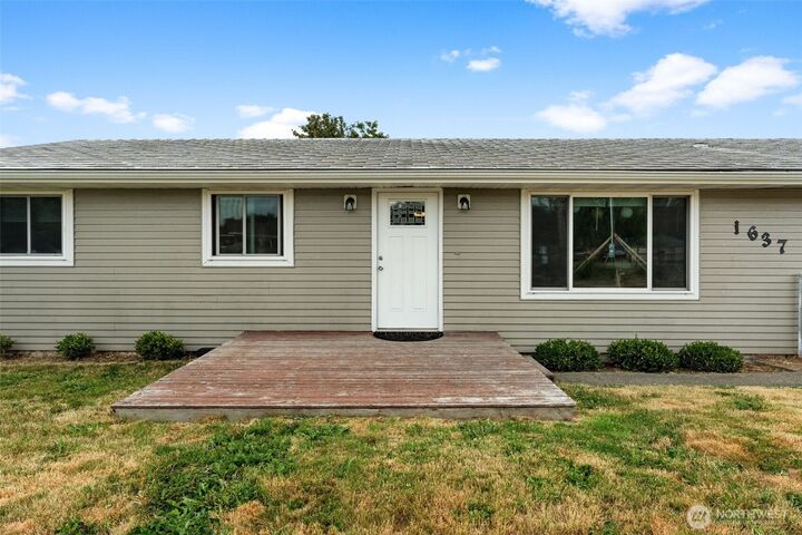 Property Photo:  1637 SE Salmonberry Road  WA 98366 