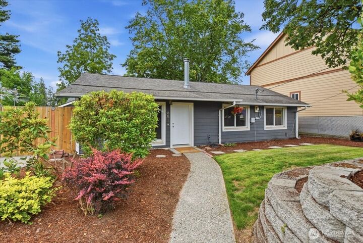 Property Photo: 851 Pierce Avenue NE WA 98056