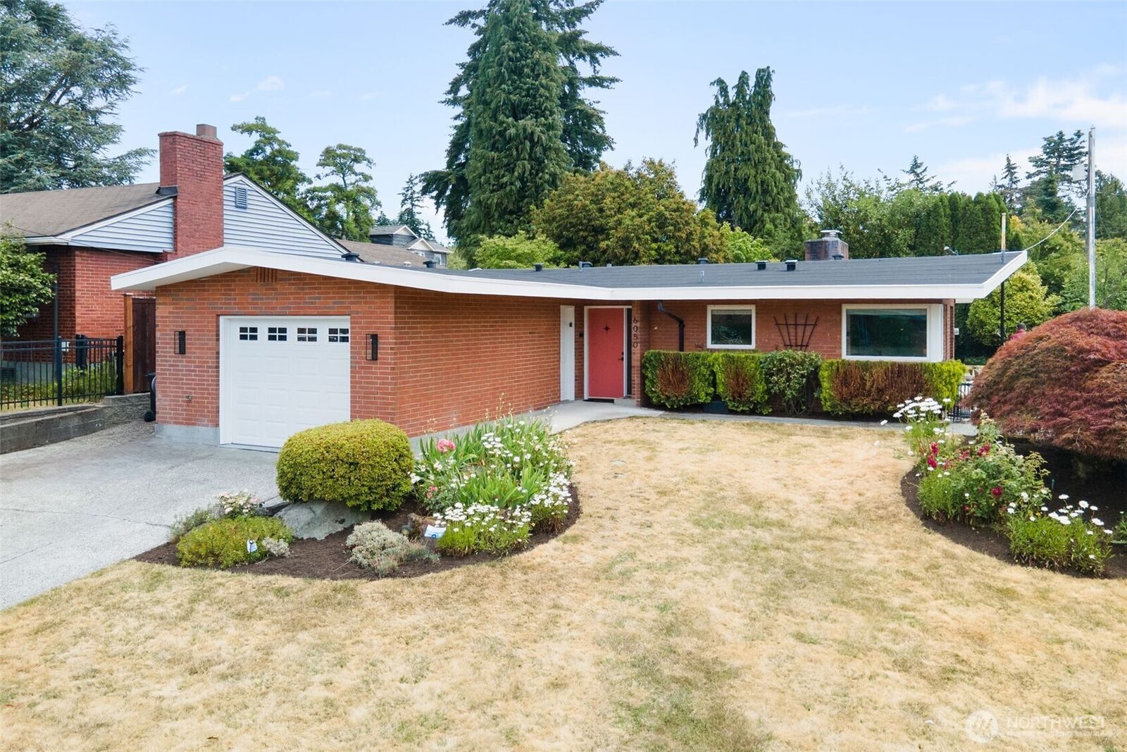Property Photo: 6050 43rd Avenue NE WA 98115