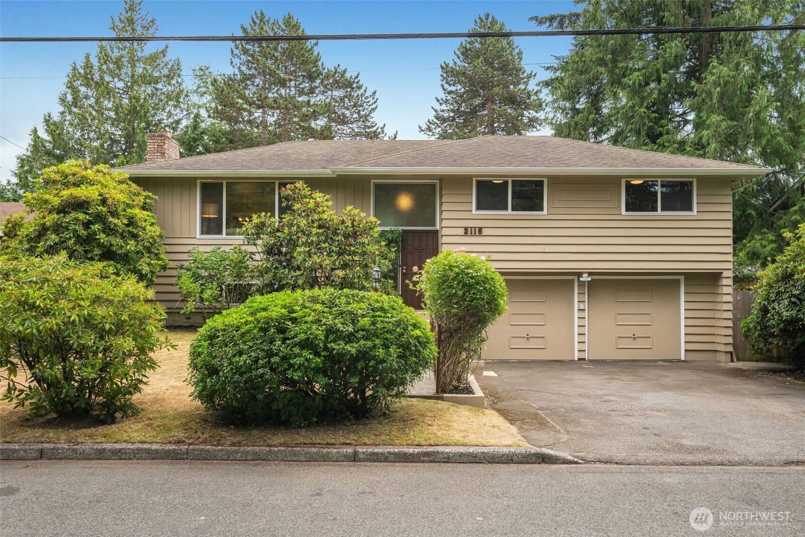 Property Photo:  2115 N 178th Street  WA 98133 