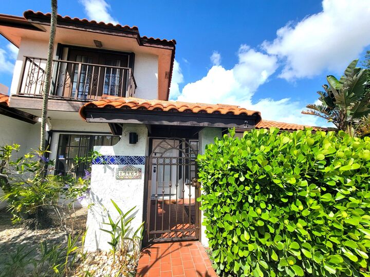 Property Photo:  13465 Fountain View Boulevard  FL 33414 