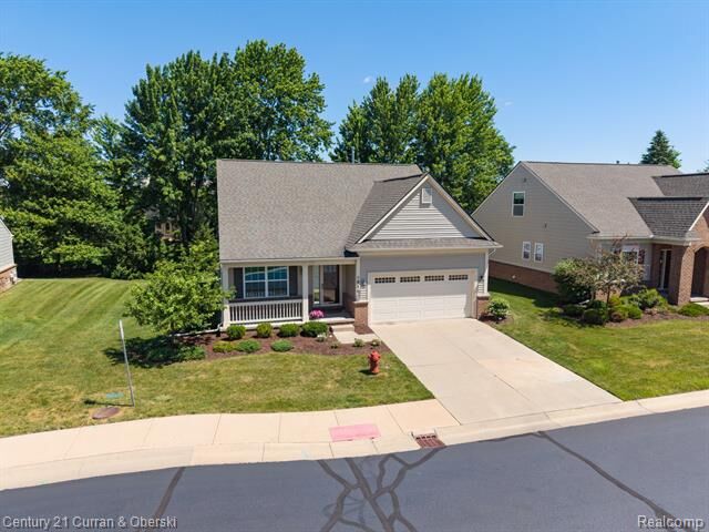 Property Photo:  1086 Paddock Drive  MI 48178 