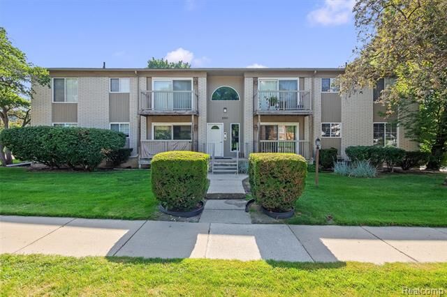 Property Photo: 3551 W 14 Mile Road 2 MI 48073