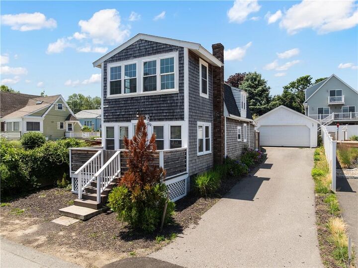 Property Photo:  29 Aquidneck Avenue  RI 02871 